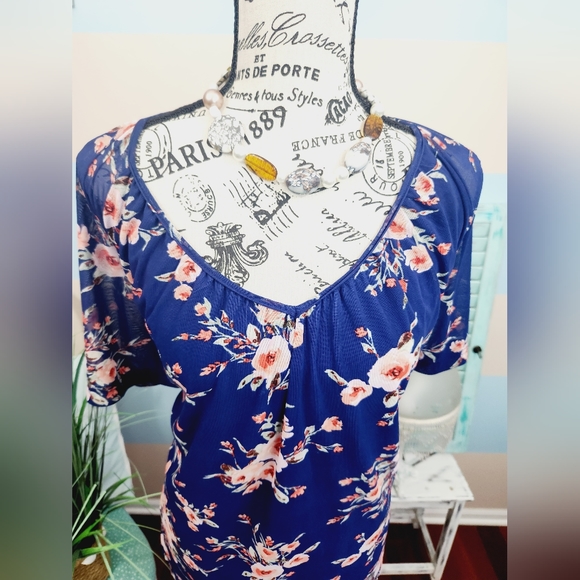 Siren Lily Plus Size Short Sleeve Navy Floral Blouse - Picture 3 of 7